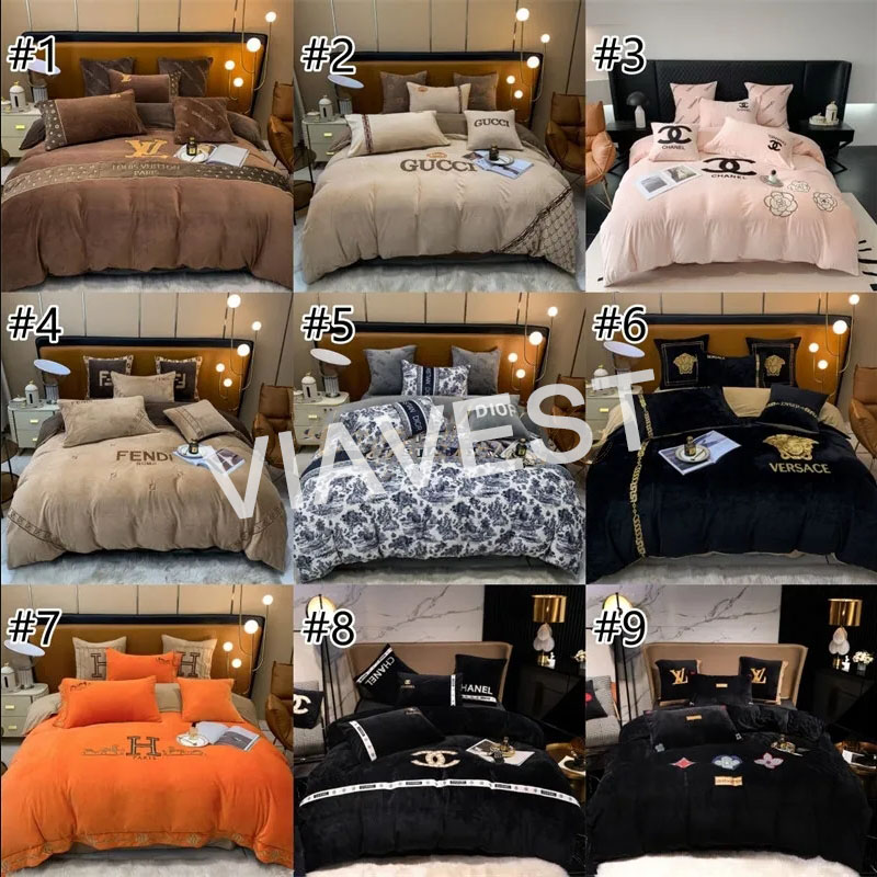 1 Set four piece bed sheet set size:200cm 